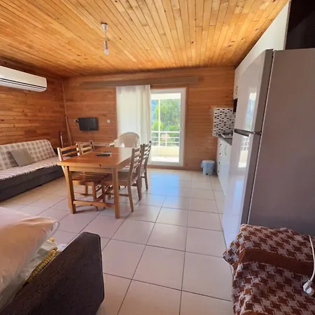 Parlak Evleri Aparthotel *