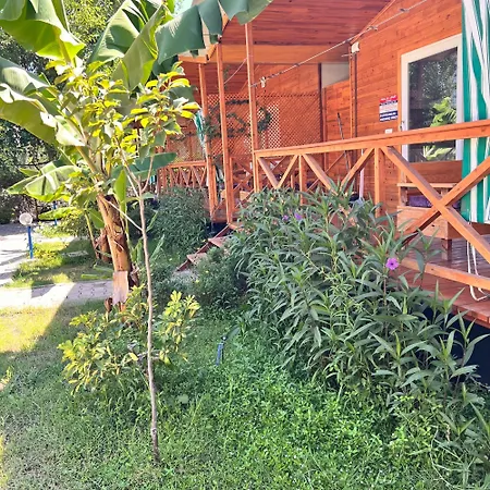 Aparthotel Parlak Evleri *