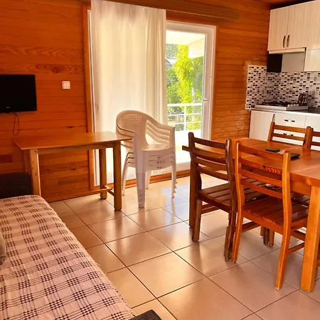Adrasan Parlak Apart 4*